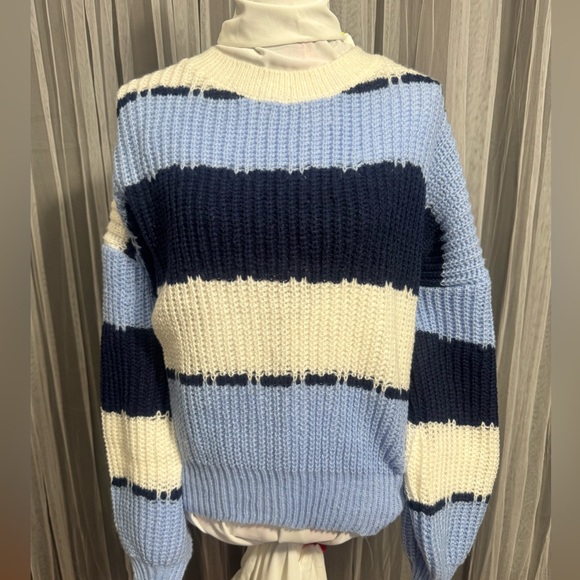 Oversized drop shoulder knit/crochet sweater (1G - 0016 - 17) - Picture 1 of 3